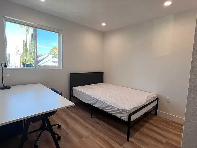 1224 W 37th Pl — Photo 55