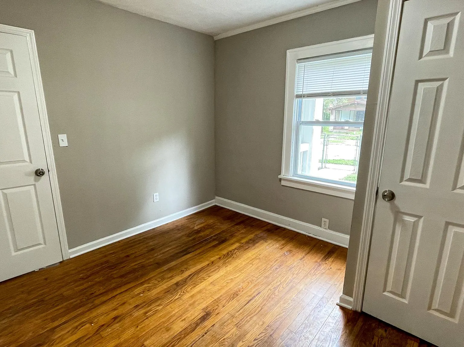 3 bed, 921 sqft, $1,300 — Photo 4