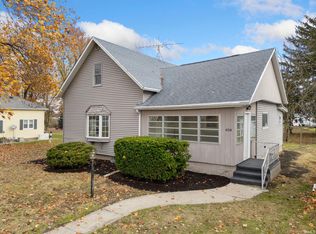 404 N Tucker St, Mentone, IN
