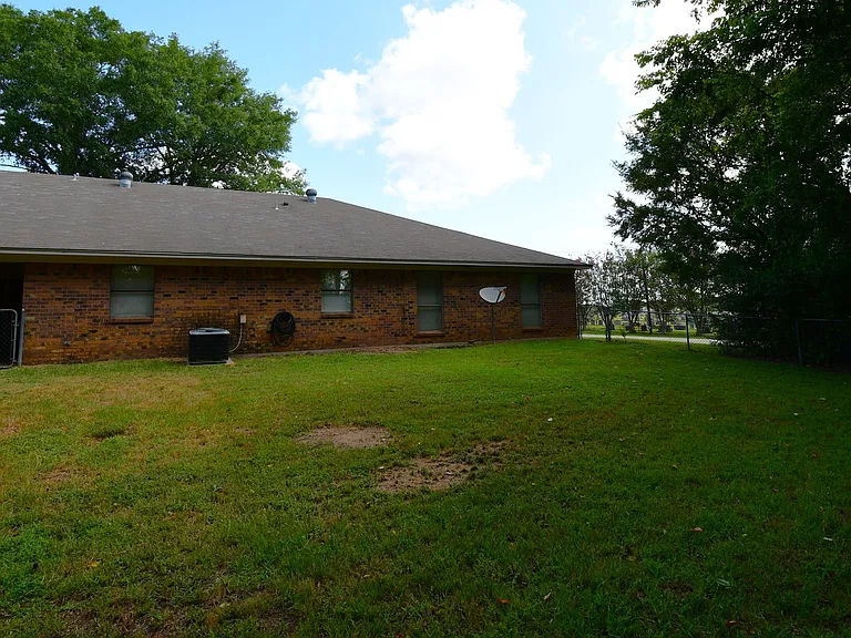710 Kelli — Photo 30