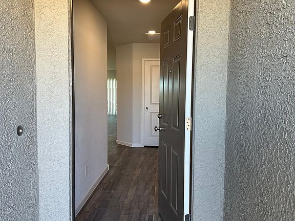 Front Entry / Foyer