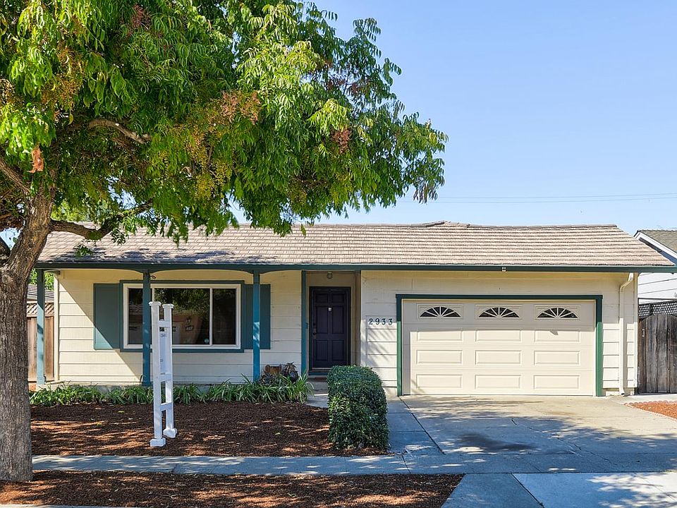 1st image of 2933 Fallwood Ln