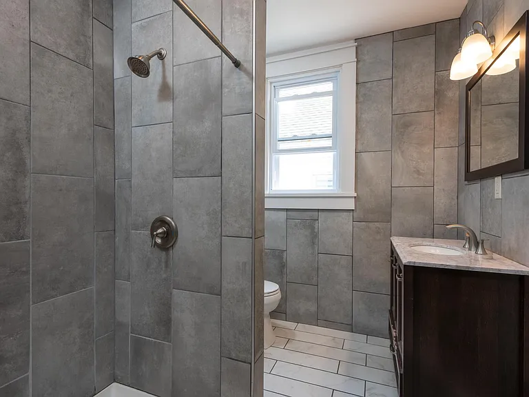 716 State St — Photo 12