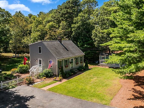 2nd image of 195 Knotty Pine Ln
