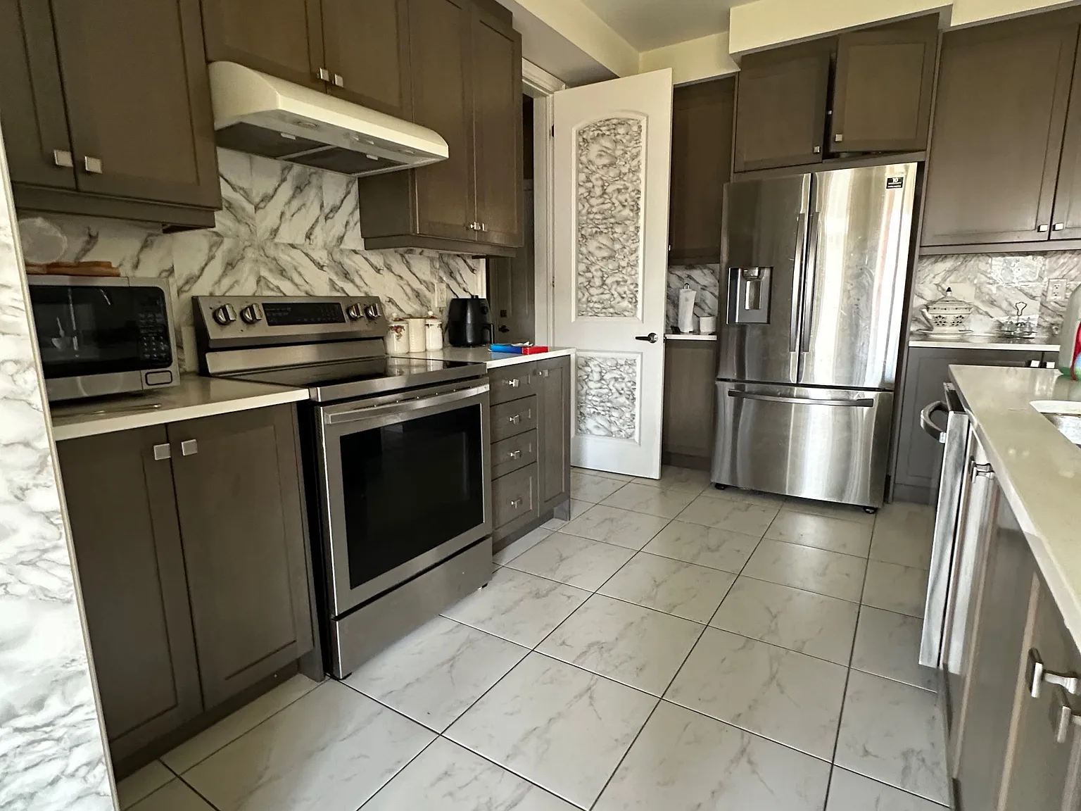 4 bed, $2,950 — Photo 4