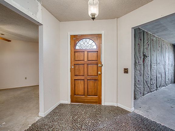 5th image of 7001 W Villa Theresa Dr