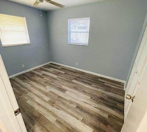 3rd image of 9122 SE Parkway Dr