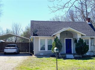 706 W Navasota St, Groesbeck, TX 76642