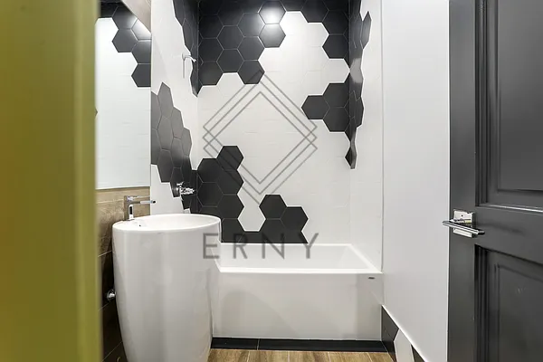 Rented by ERNY LLC | media 14