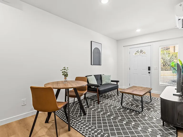 838 Hilgard Ave — Photo 99