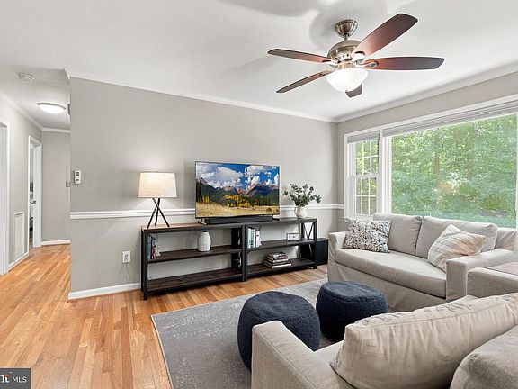 4th image of 6634 Reynard Dr