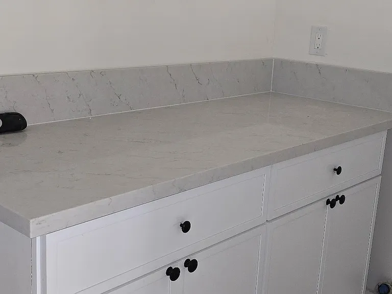 Storage cabinets/ Gabinetes para almacenar