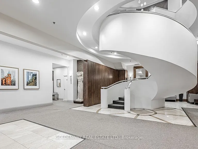 438 Richmond St W #921 — Photo 2