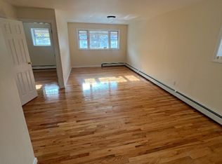825 E 214th St FLOOR 2, Bronx, NY 10467