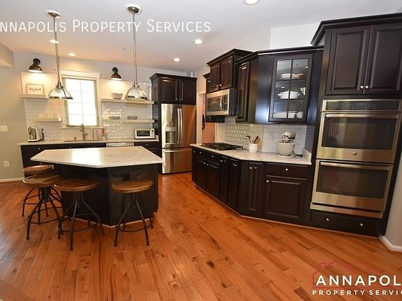 3rd image of 875 Nancy Lynn Ln