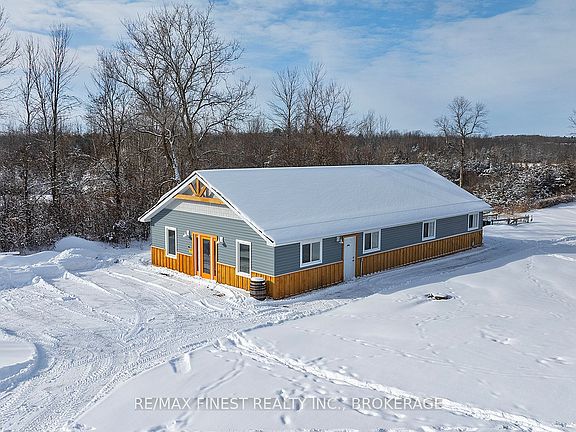 4th image of 923 Maple Rd