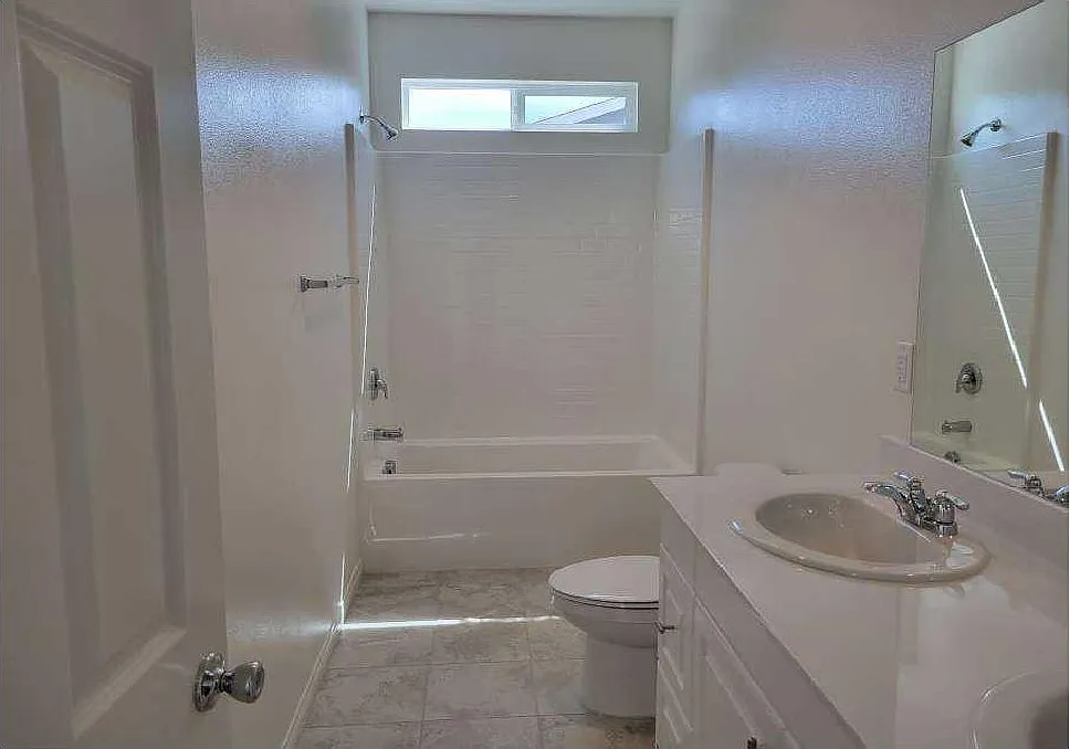 4 bed, 3.5 bath, 2456 sqft, $4,600 — Photo 3