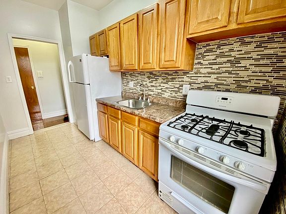 2nd image of 1745 Caton Ave #E