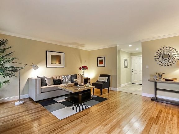 3rd image of 8035 Rainbow Dr