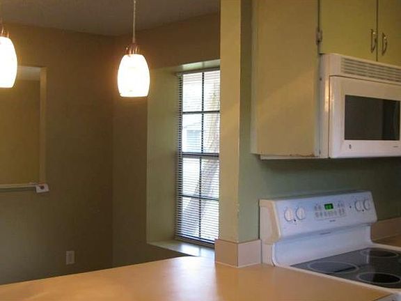 2nd image of 852 Grenoble Dr