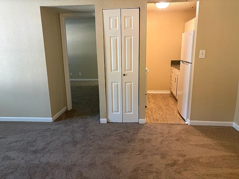 The New Meridian Apartments — Photo 17