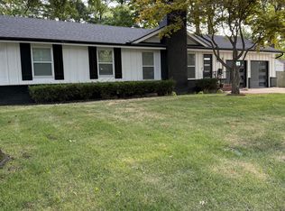 5007 W 63rd St, Prairie Village, KS 66208