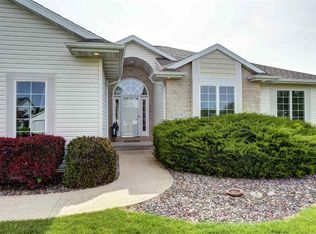 N7876 Ashbrooke Ct, SHERWOOD, WI 54169