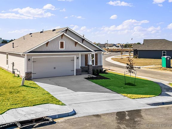 2nd image of 11502 E 94th Pl