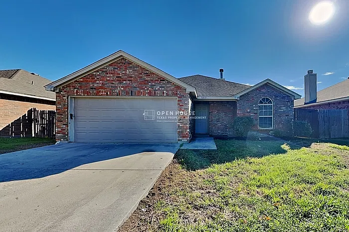 3 bed, 2.0 bath, 1452 sqft, $1,950 — Photo 1