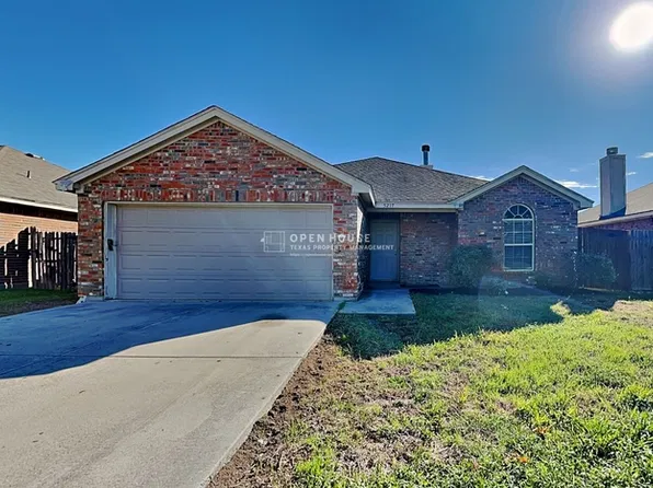 5217 Sioux Creek Ln, Fort Worth, TX 76244