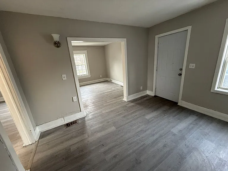 1421 Long Ave — Photo 29