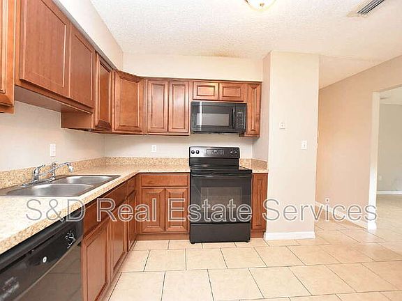 4th image of 1139 Mercury Dr W APT C