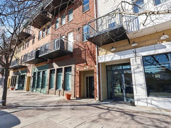 351 Front St Unit 2212, Lemont, IL 60439