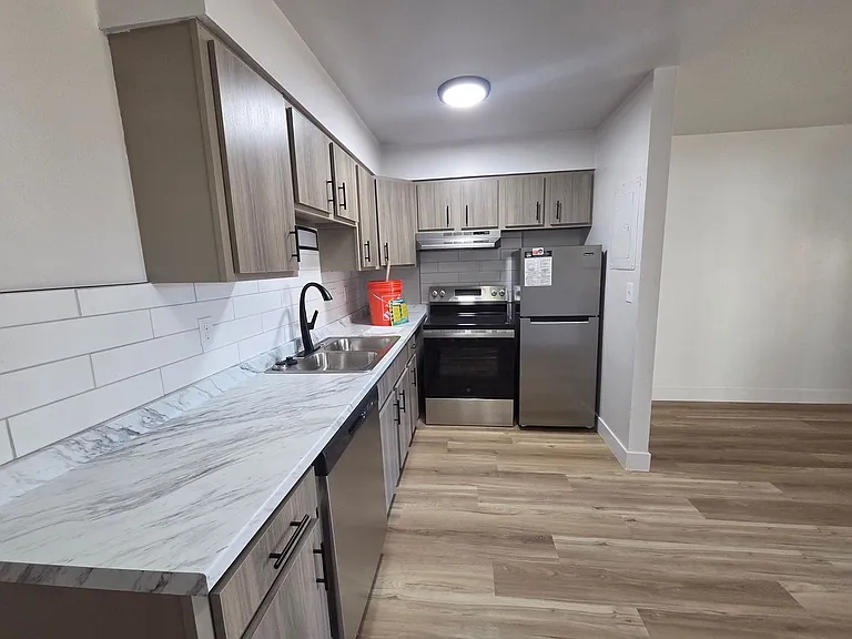 Stone Gate Apartments — Photo 24