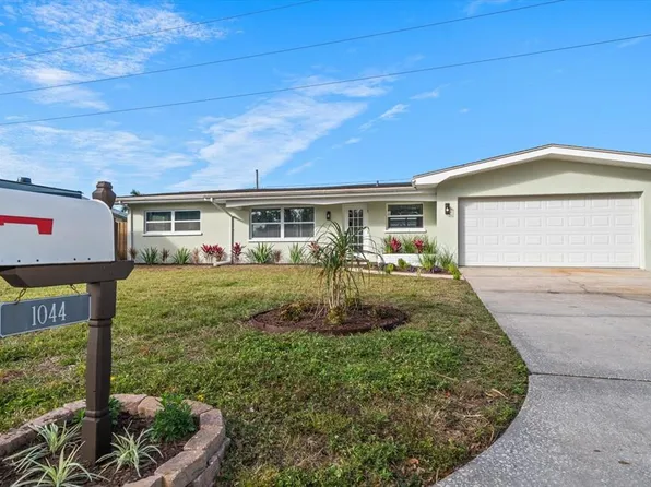 1044 Porter Dr, Largo, FL 33771