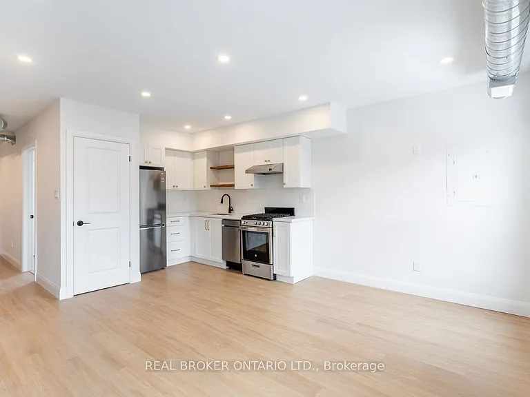115 Catharine St N #2 — Photo 10