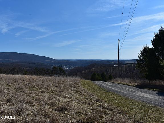 3rd image of 86 Harp Ln