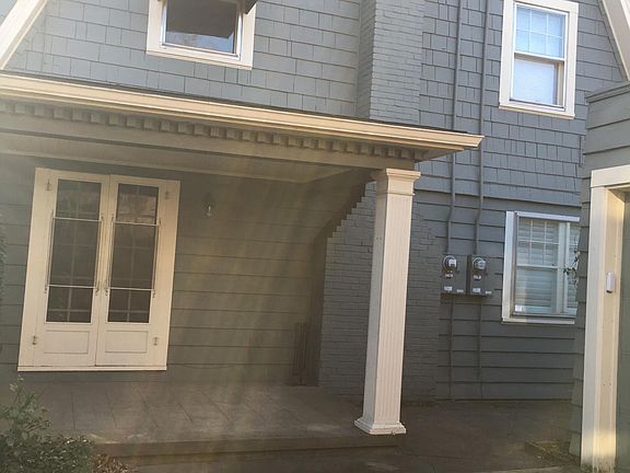Side patio