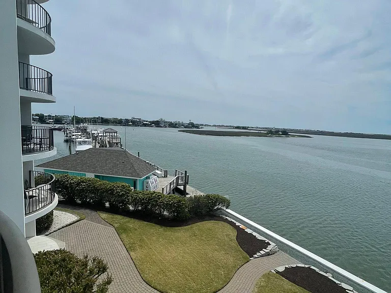 322 Causeway Dr #306 — Photo 12