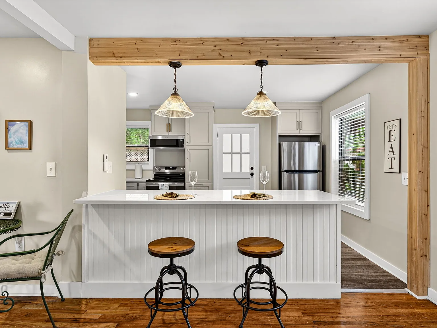 2 bed, 1000 sqft, $1,525 — Photo 3