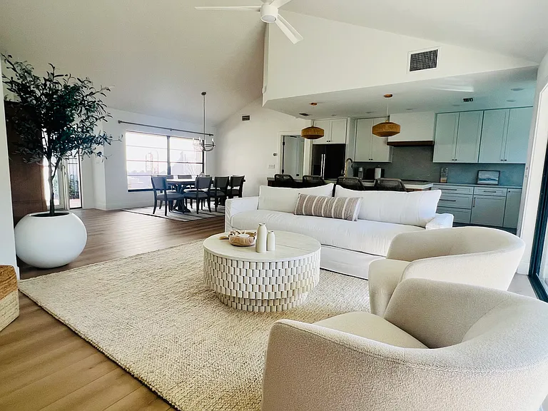 802 Reef Point Cir — Photo 36