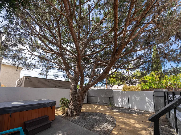 2631 1/2 Collier Ave — Photo 29