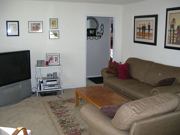 2nd image of 1416 Fries St
