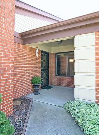 2nd image of 9219 N Golden Leaf Way