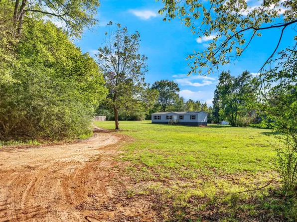 699 County Road 890, Cushing, TX 75760