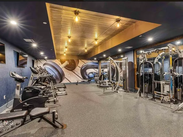 412 Evergreen Avenue image 7 of 10