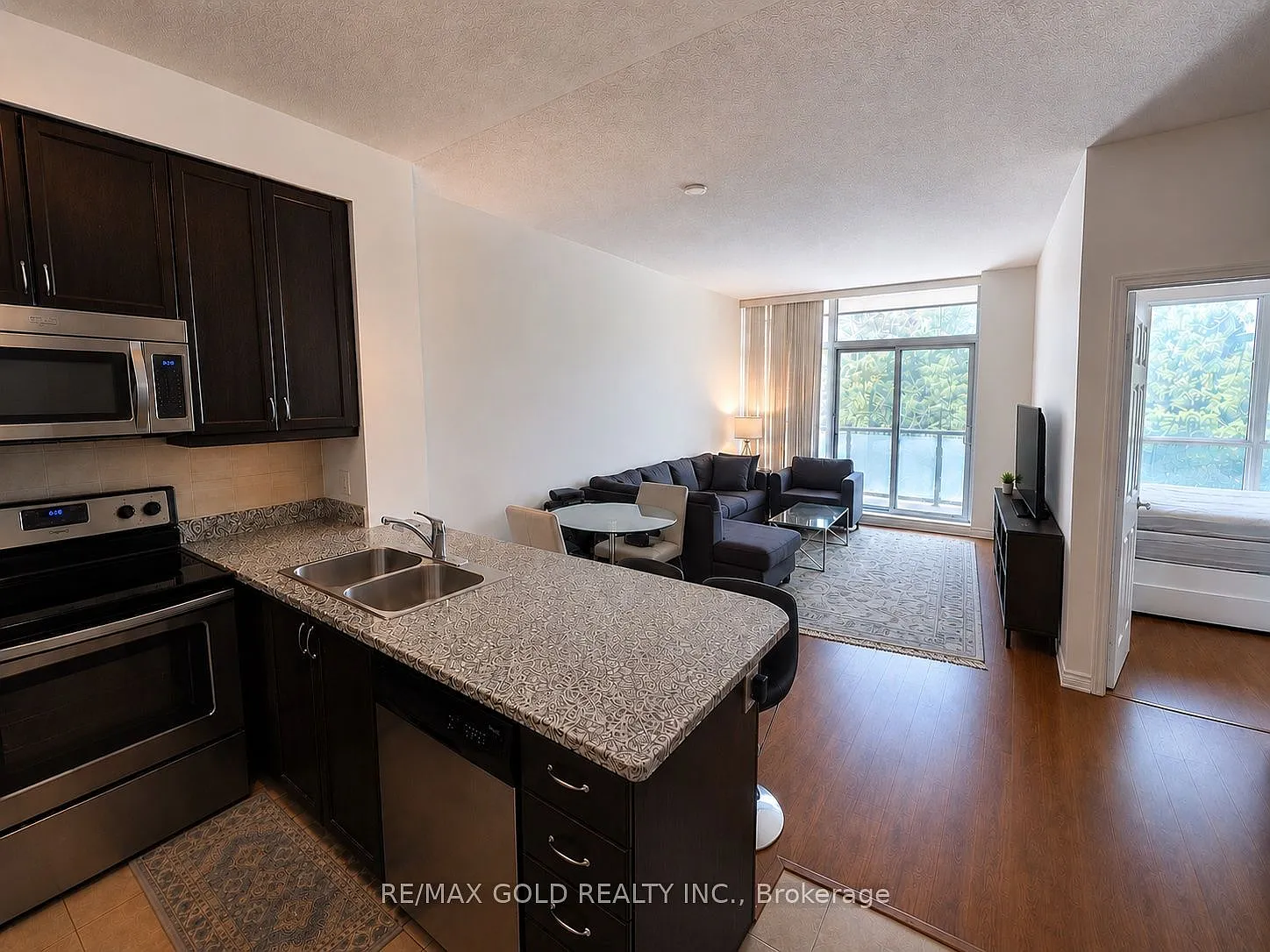 2 bed, $2,600 — Photo 2