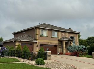 3235 Lakepark Ln, Hastings, NE 68901
