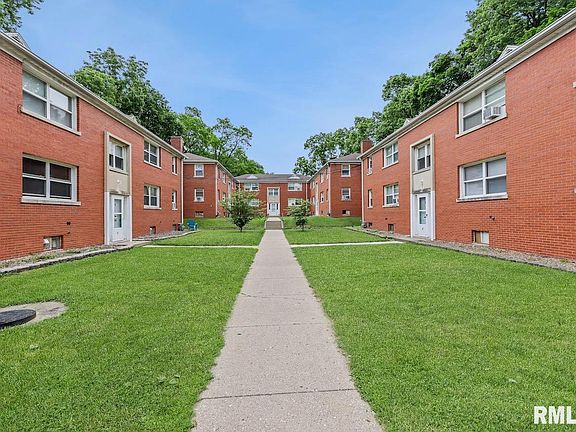 3rd image of 3204 N Knoxville Ave