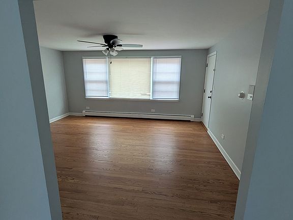 3rd image of 6212 W Montrose Ave #1R
